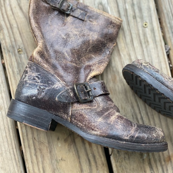 🔥 FRYE DISTRESSED BOOTS 🔥 - Picture 2 of 10